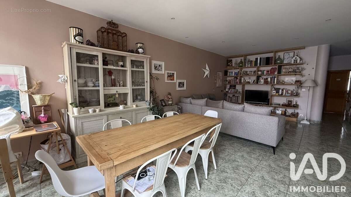 Appartement 124 m² à Saint-Etienne  - photo 2