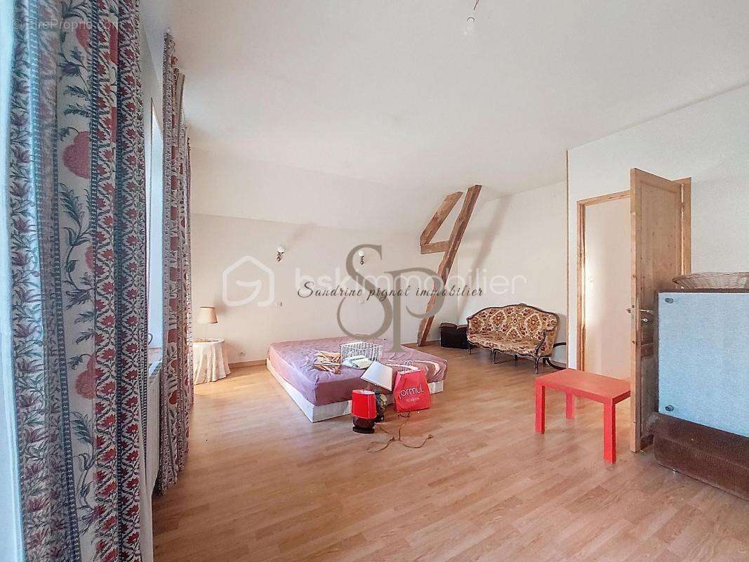 Maison à LORREZ-LE-BOCAGE-PREAUX