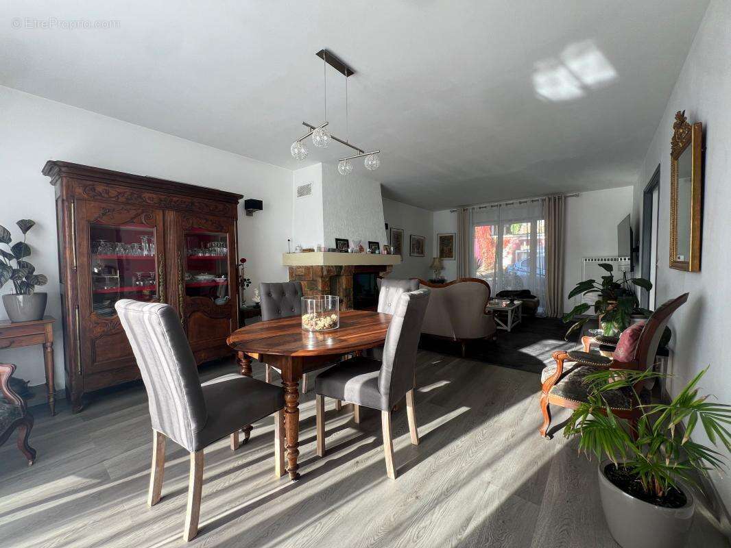 Maison à BURES-SUR-YVETTE