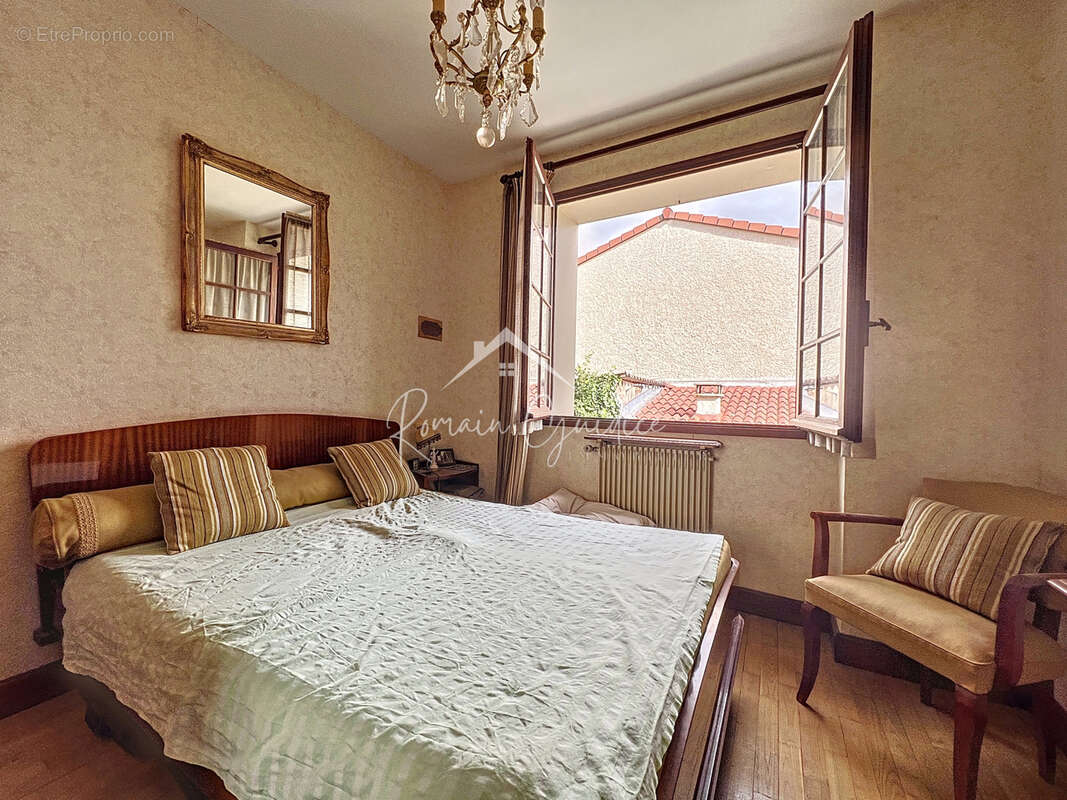 Maison à SAINT-GEORGES-DE-LUZENCON