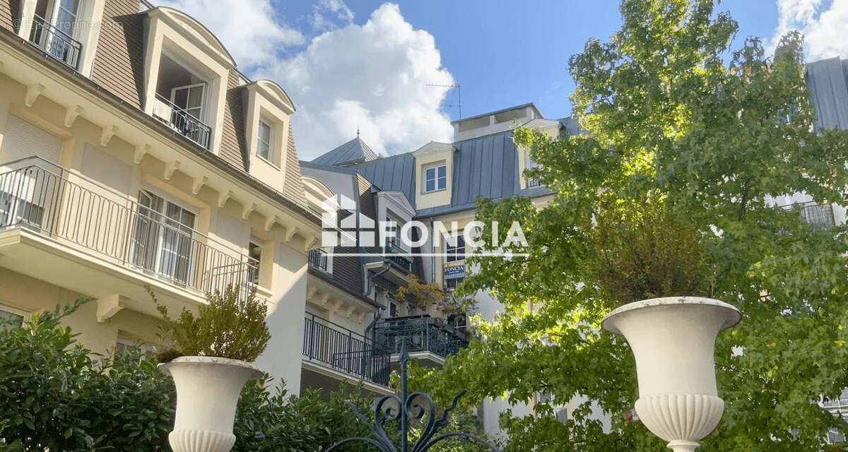Appartement à LE PLESSIS-ROBINSON