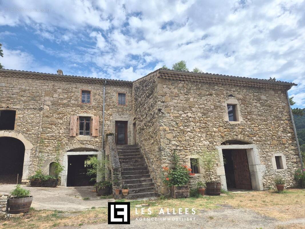 Maison à FELINES-SUR-RIMANDOULE