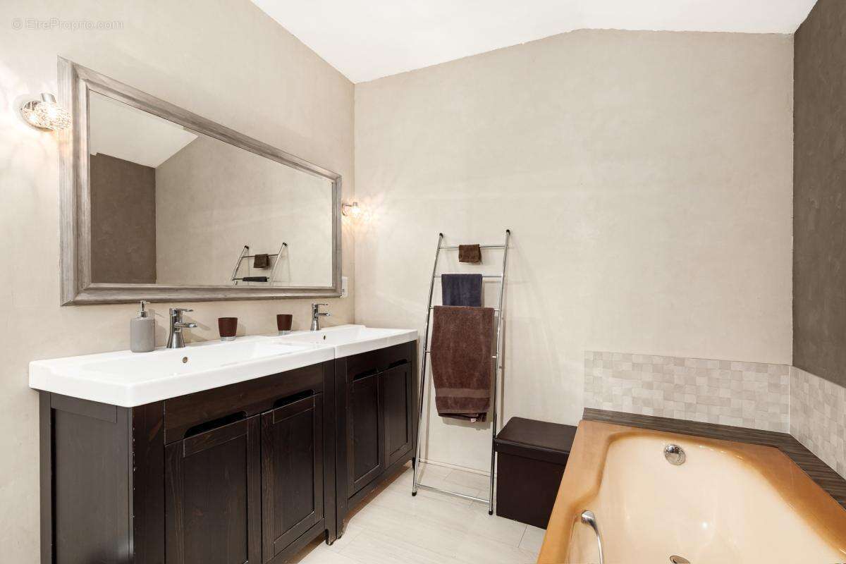 Maison à ROQUEFORT-LES-PINS