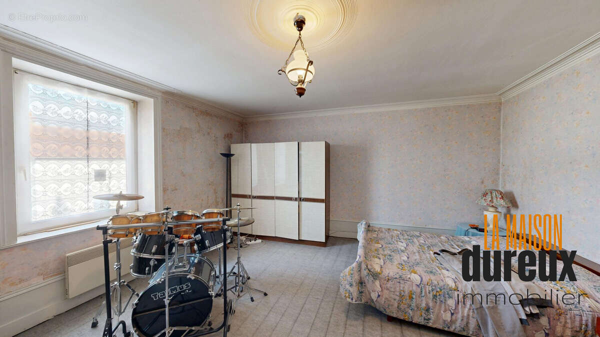 Maison à VELESMES-ECHEVANNE