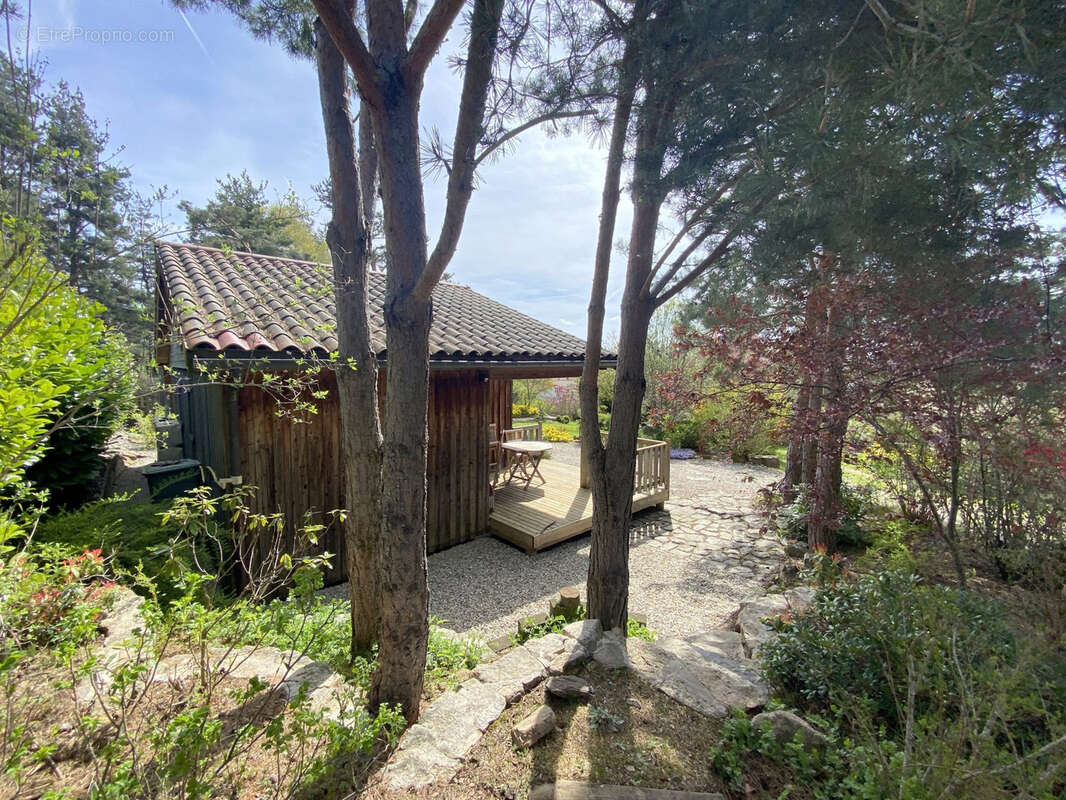 Maison à CRAPONNE-SUR-ARZON