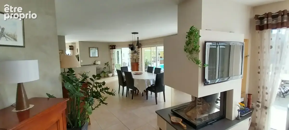 Exceptionnelle maison en Vente à Terme Libre  205 m²  CHALLANS Centre-ville - photo 6