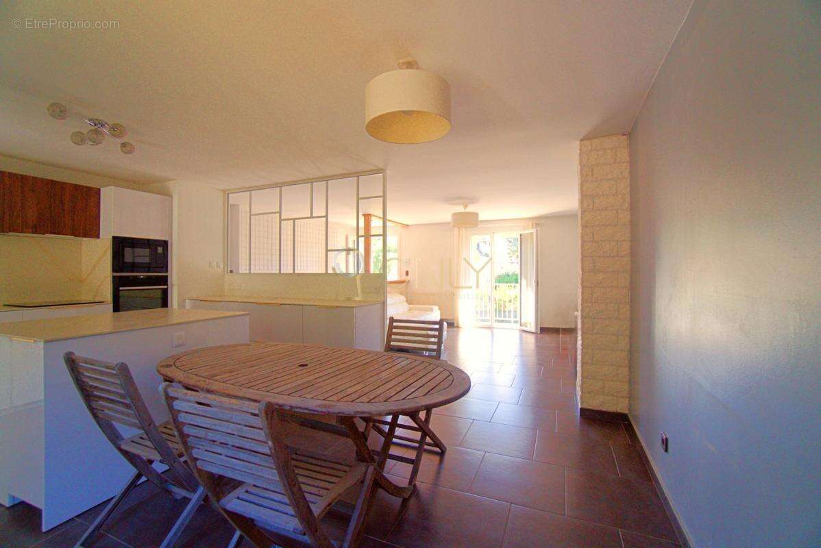 Maison à vendre de 110 m² sur FRANS - sous-sol complet - photo 14