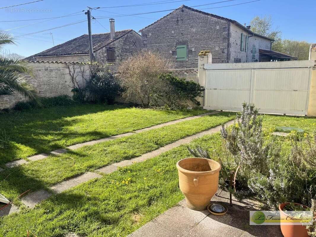 Maison à RANVILLE-BREUILLAUD