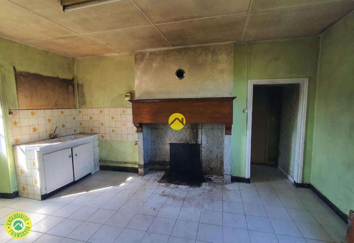 Maison à AHUN