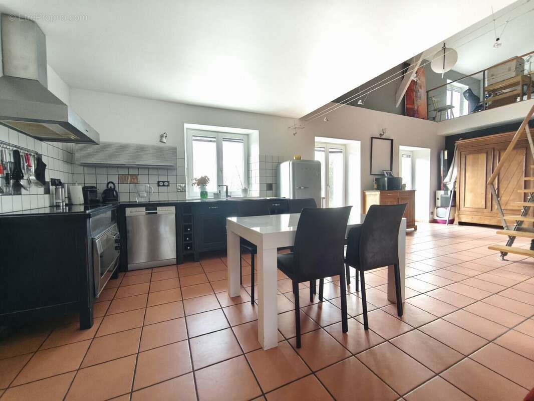 Maison à SAINT-JURE