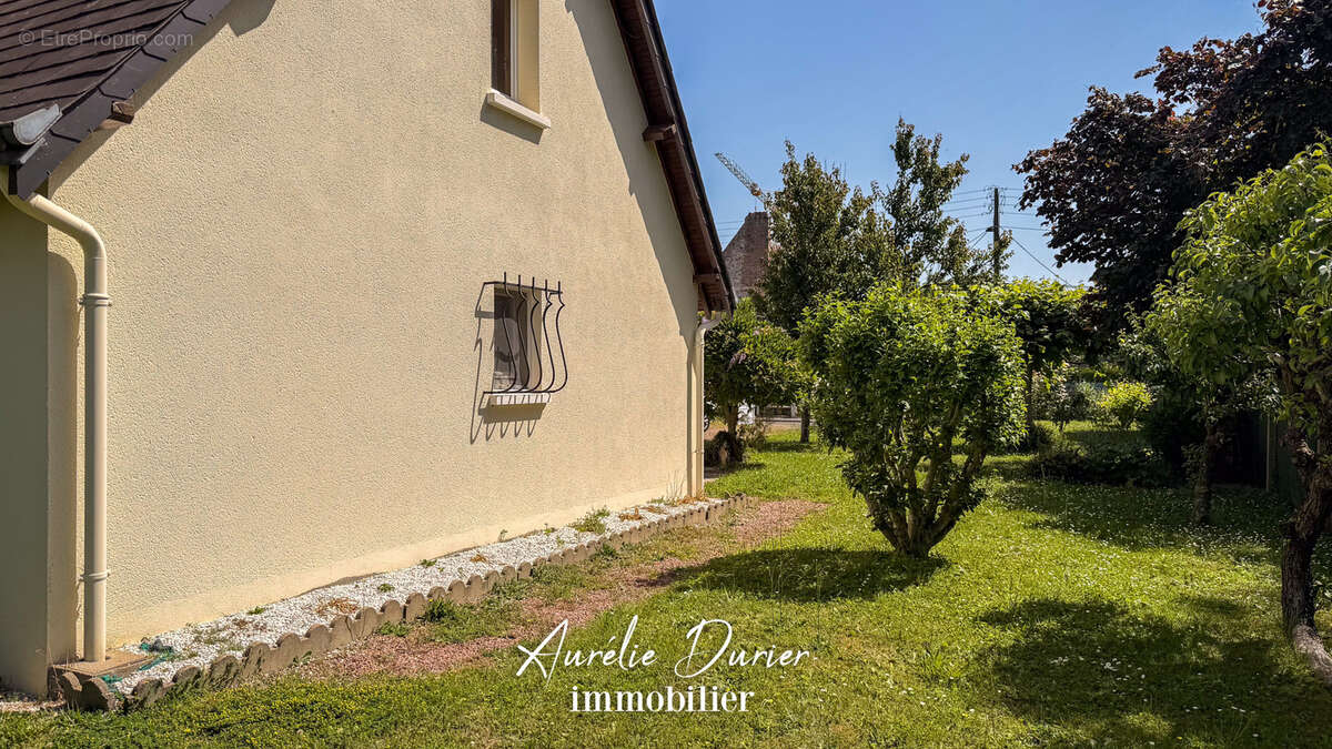 Maison à SAINT-CYR-SUR-LOIRE