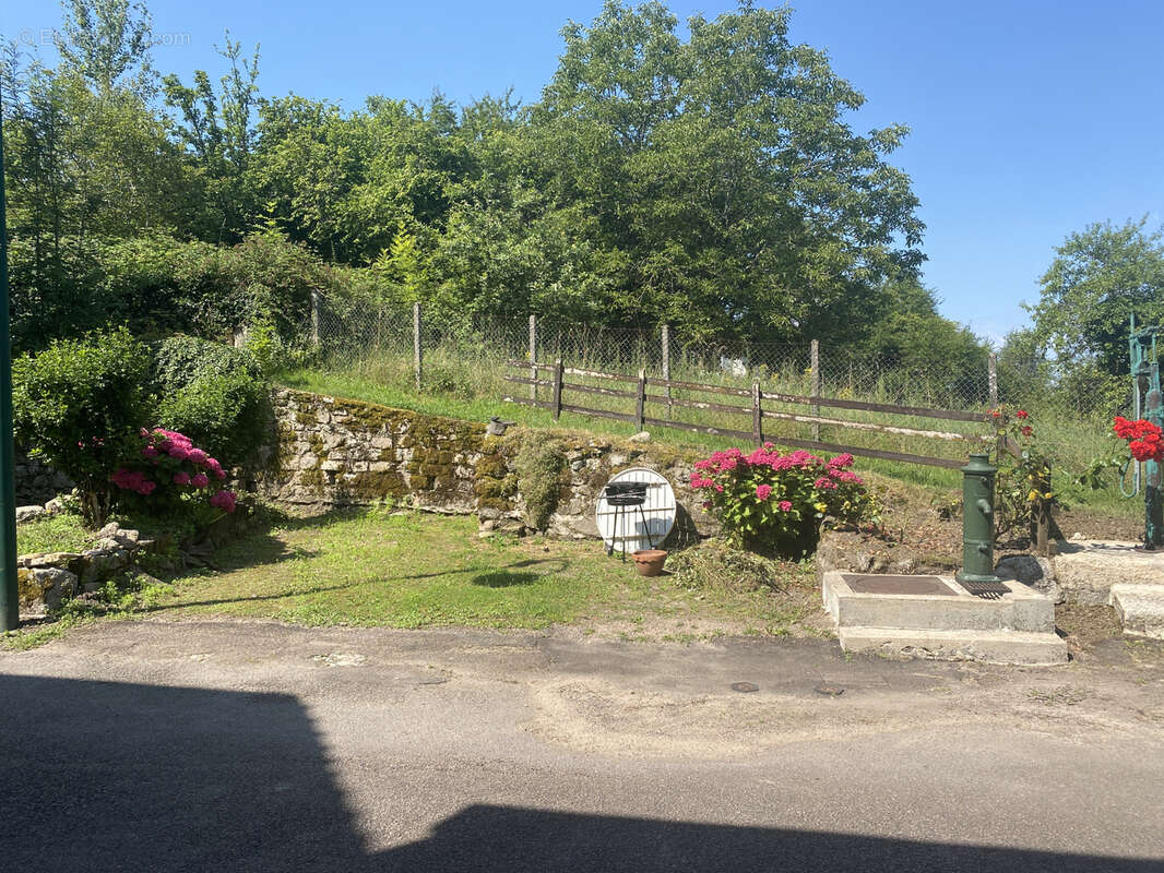 Maison à LORMES