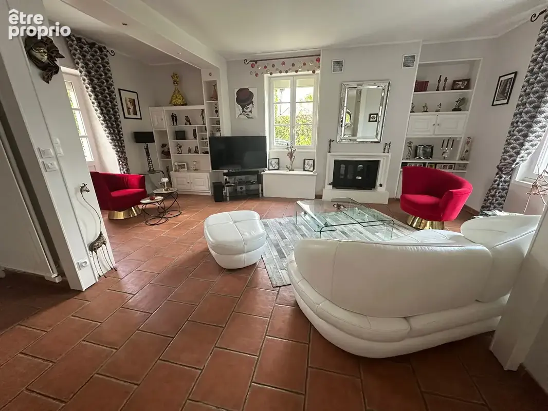 Maison de maître de charme entièrement rénovée de 166 m² à Saint-Épain - photo 4