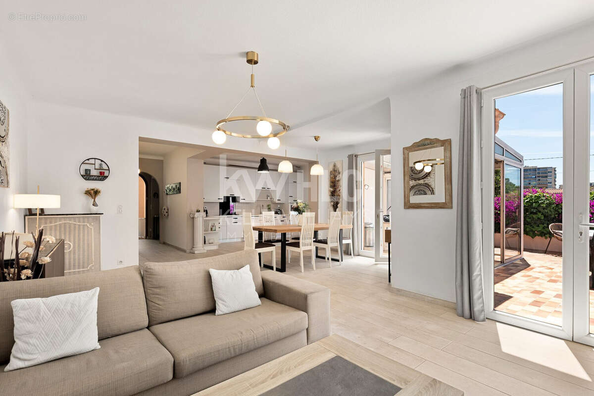 Maison 130 m² à Le Cannet  - photo 2