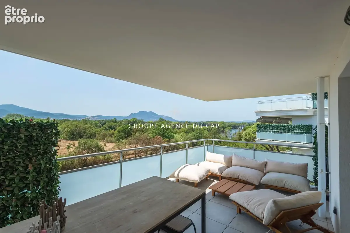 PUGET-SUR-ARGENS  Appartement 3 pièces de 88 m² avec terrasse de 21m²,  garage et piscine - photo 16