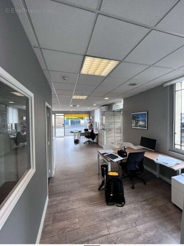 Commerce à CADAUJAC