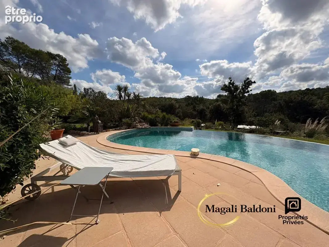 Villa Les Arcs - Vue dominante- PISCINE- Terrain 7200 m2 - photo 2