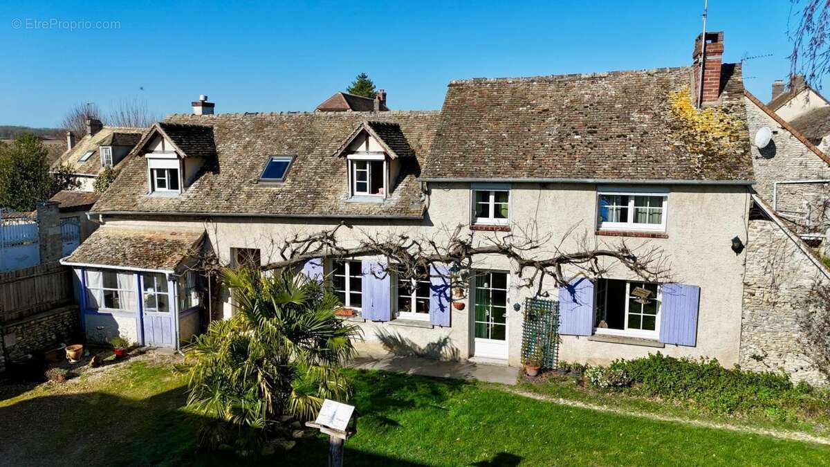 Maison à SAINT-LUBIN-DE-LA-HAYE