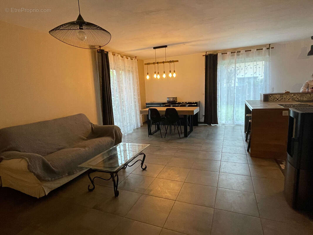 Maison à COUSSAY-LES-BOIS