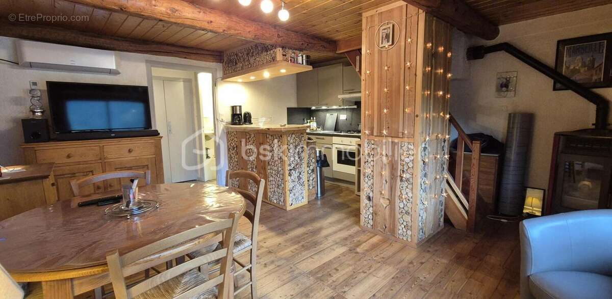  À vendre – Charmant duplex rénové avec balcon et vue imprenable à Villars-Colmars  - photo 2