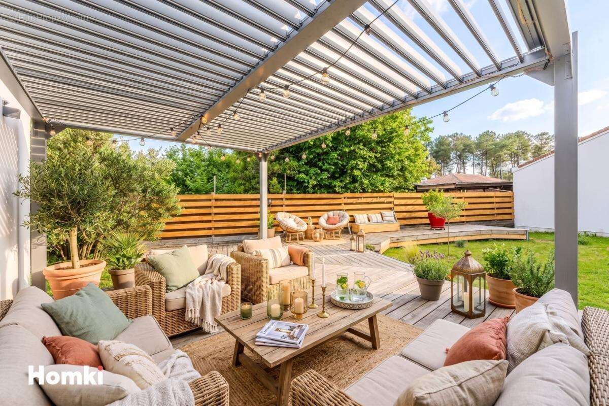 Maison à PARENTIS-EN-BORN