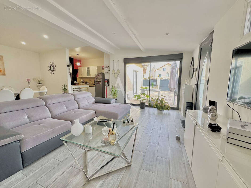 Maison à OZOIR-LA-FERRIERE