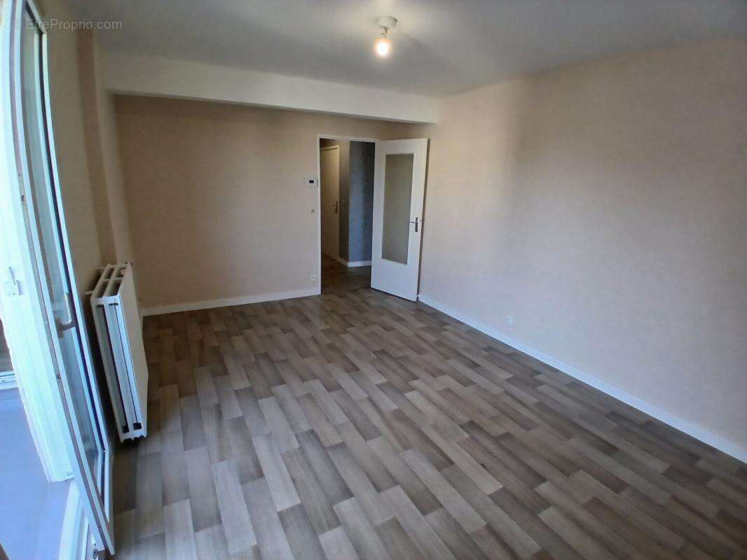 Appartement hyper-centre de Laval T3 avec balcon - photo 7
