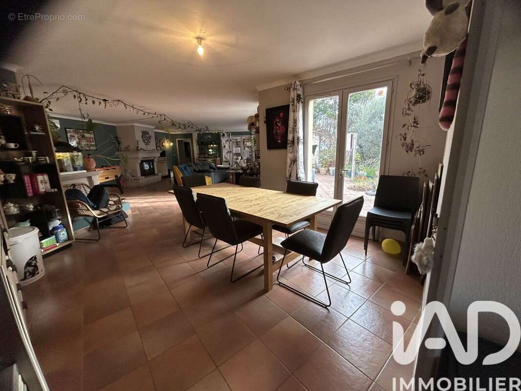 Photo 8 - Maison à JONQUIERES-SAINT-VINCENT
