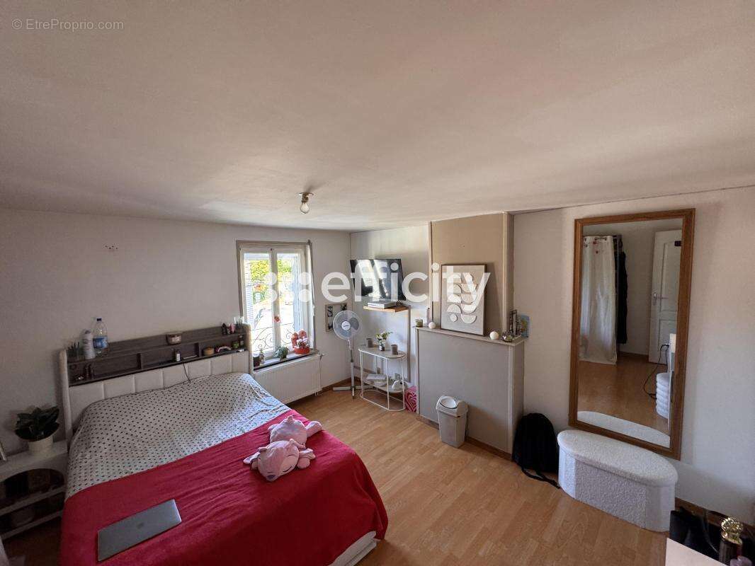 Maison 108 m² à Bruay-Sur-L'escaut  - photo 6