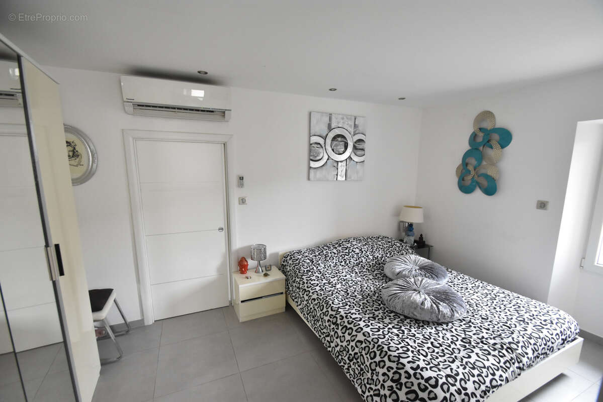 Appartement à GATTIERES