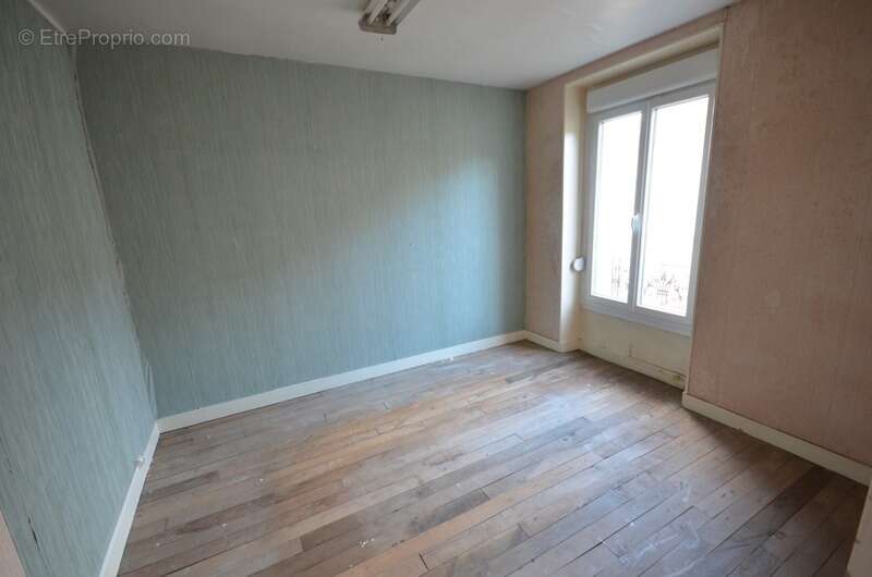 Proche de LA FERTE SOUS JOUARRE (77) à vendre maison de 7 pièces avec local commercial - photo 8