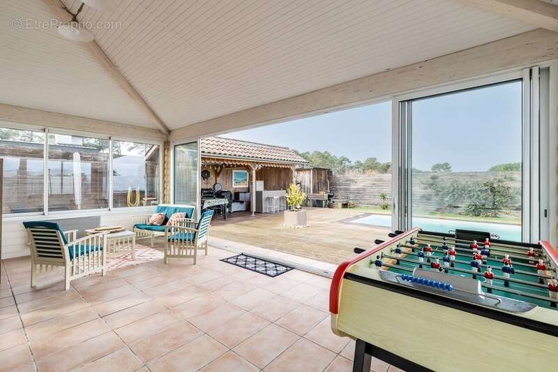 Commerce à GUJAN-MESTRAS