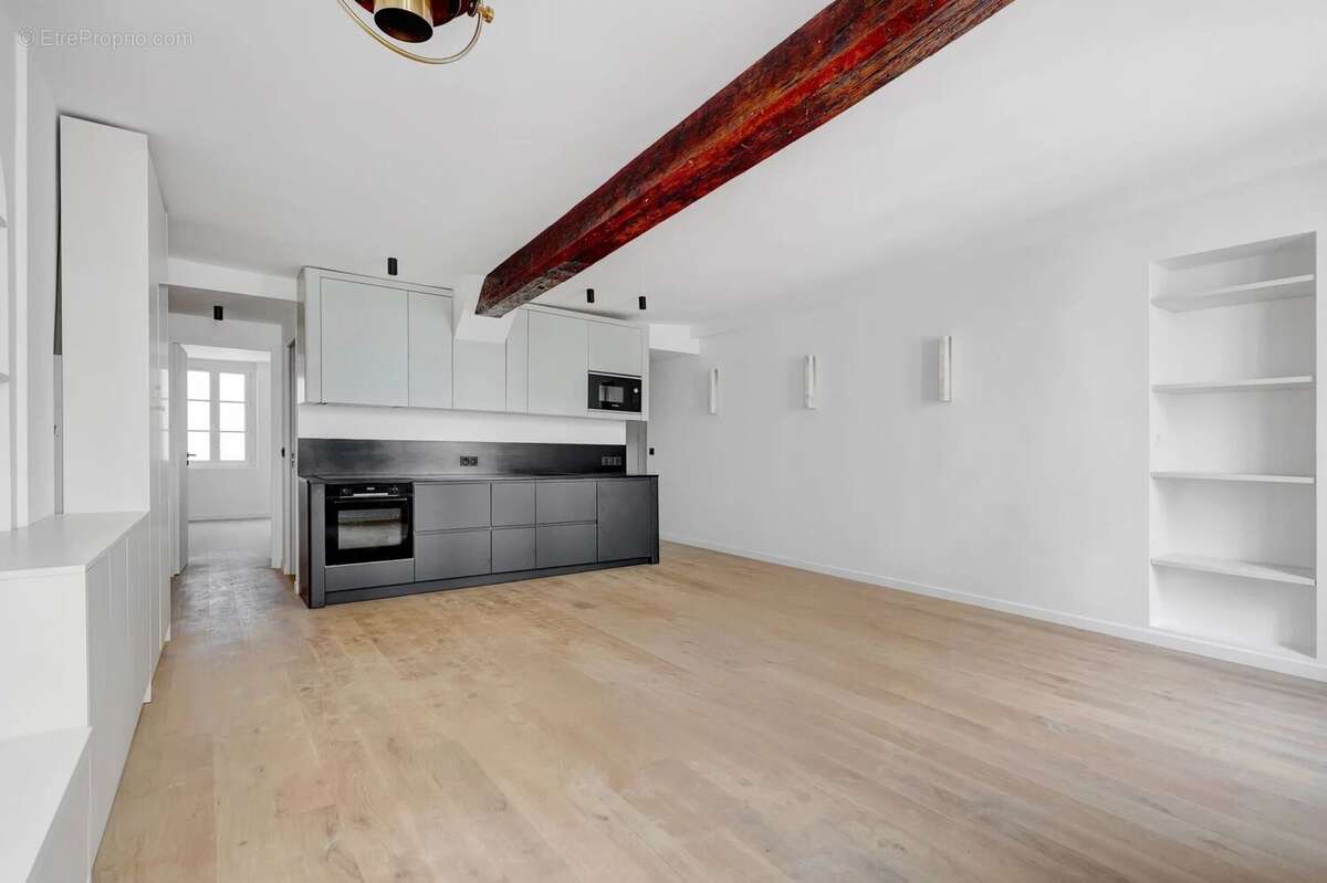 Appartement à PARIS-3E
