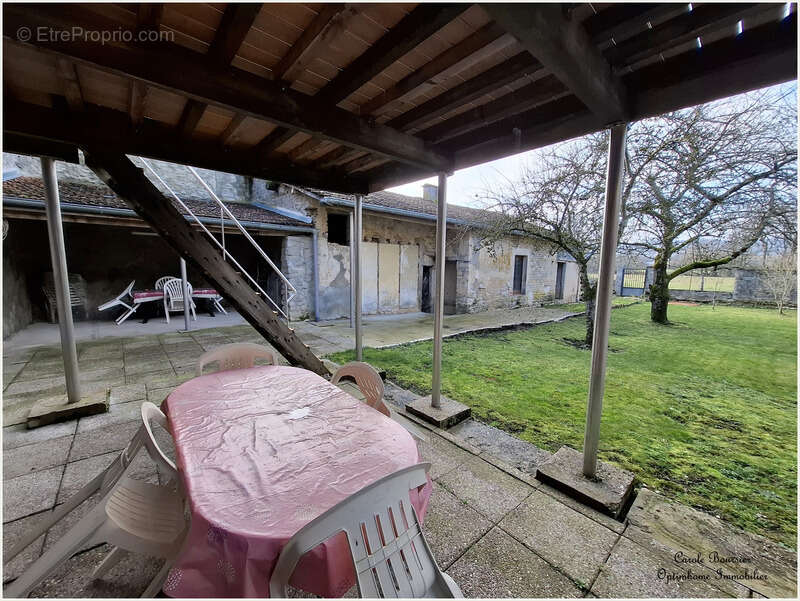 Maison à NEUFCHATEAU