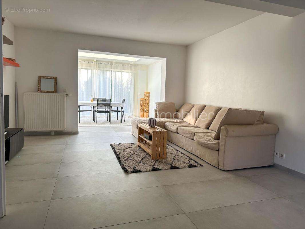 Maison à SAVIGNY-LE-TEMPLE