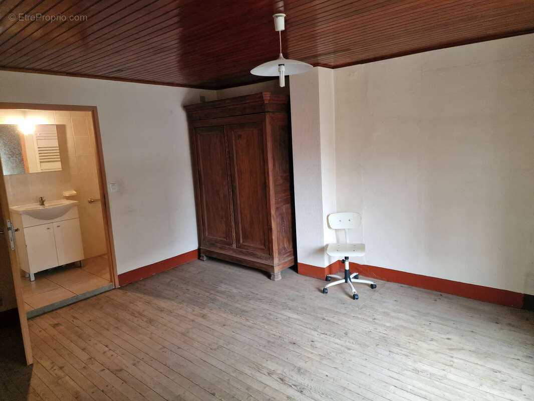 Maison à MURAT-SUR-VEBRE