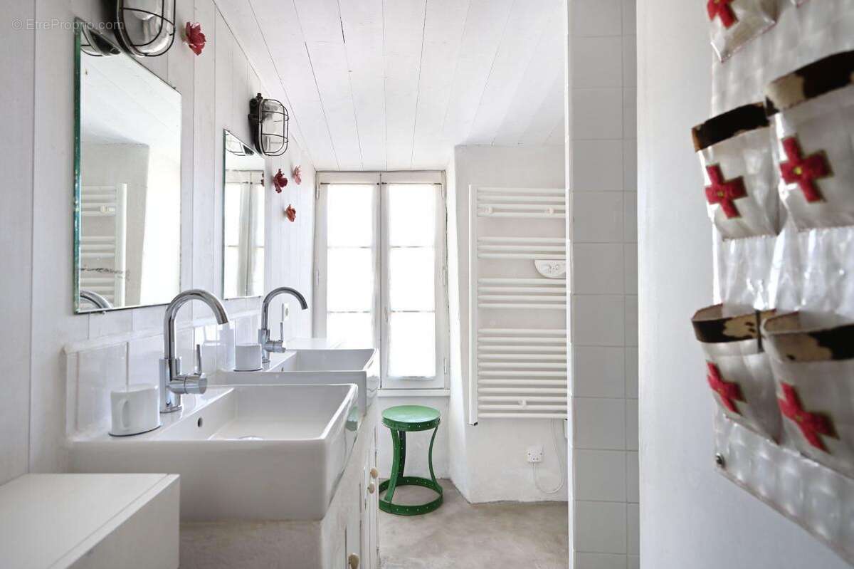 Maison à SAINT-CLEMENT-DES-BALEINES