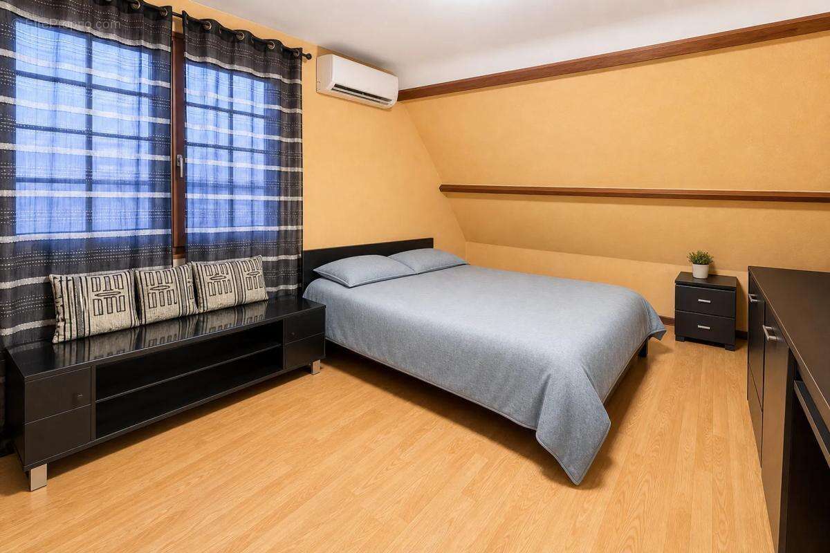 Maison spacieuse de 240 m² à Vesly - photo 9