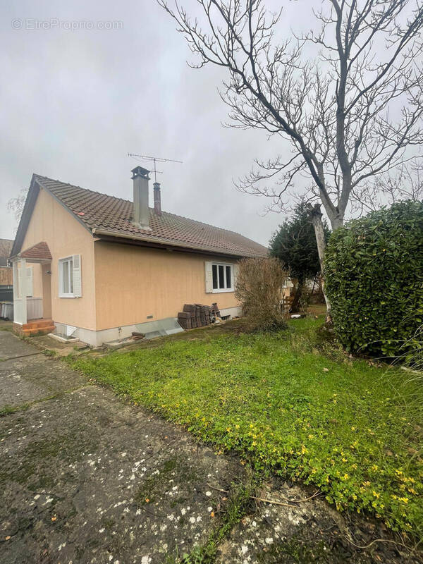 Maison à VIGNEUX-SUR-SEINE