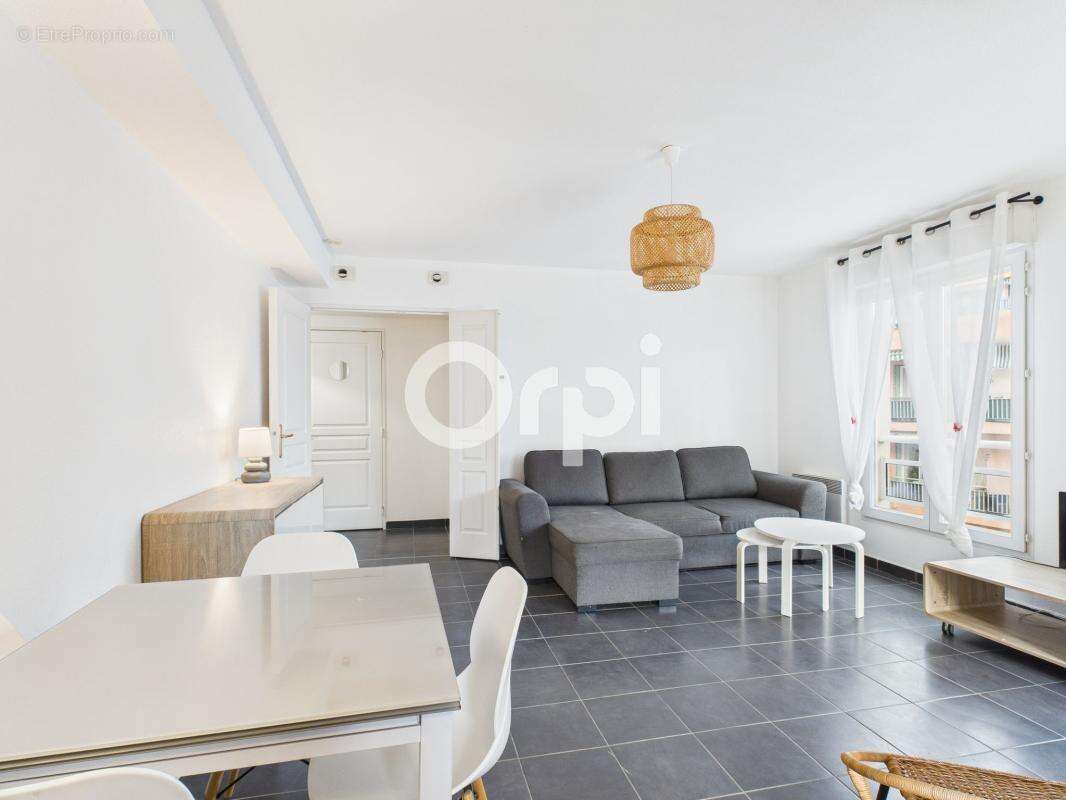 Appartement à MANDELIEU-LA-NAPOULE