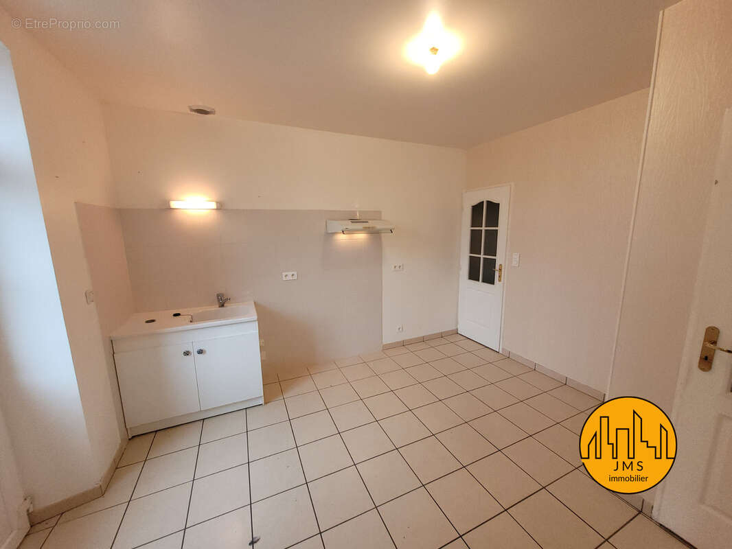 Maison à NOYANT-D&#039;ALLIER