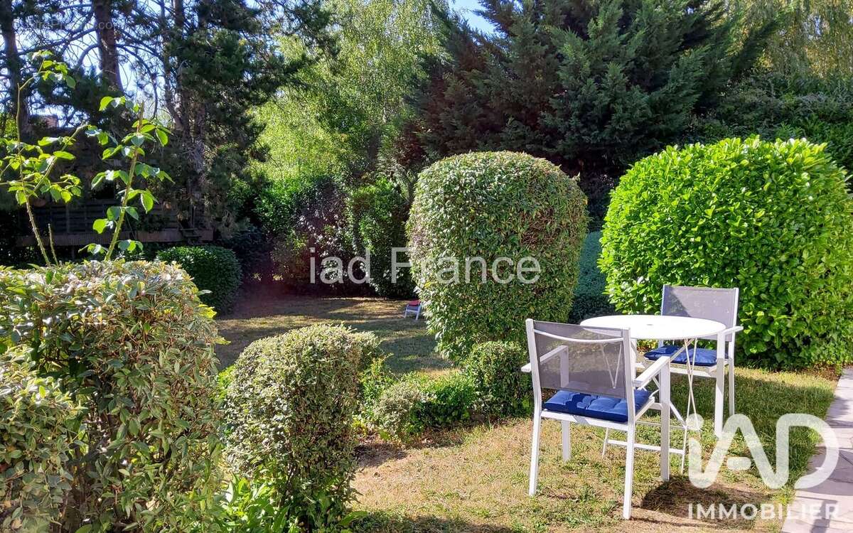 Maison 250 m² à Chavenay  - photo 5