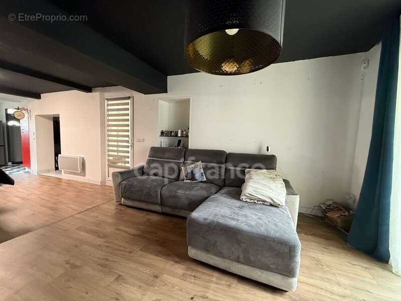 Maison à LAVERNOSE-LACASSE