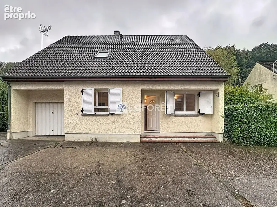 Maison à vendre à Cany-Barville - 125 m2, 5 chambres, jardin et garage - photo 2