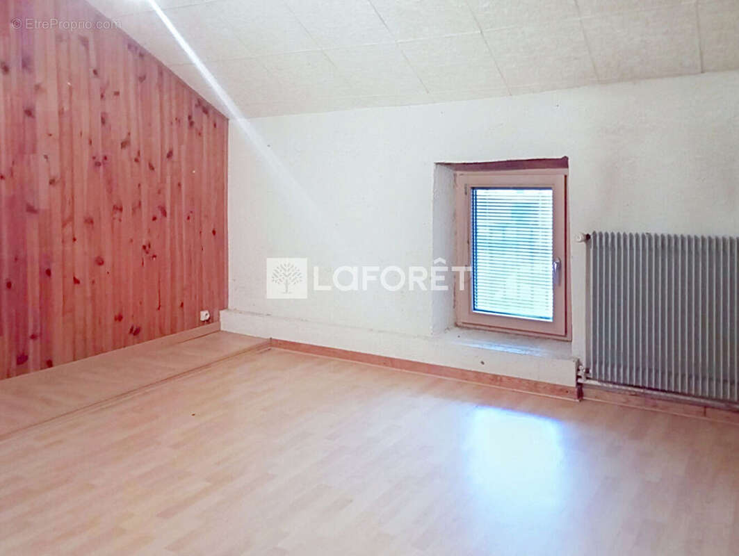 Maison à AIGLEPIERRE