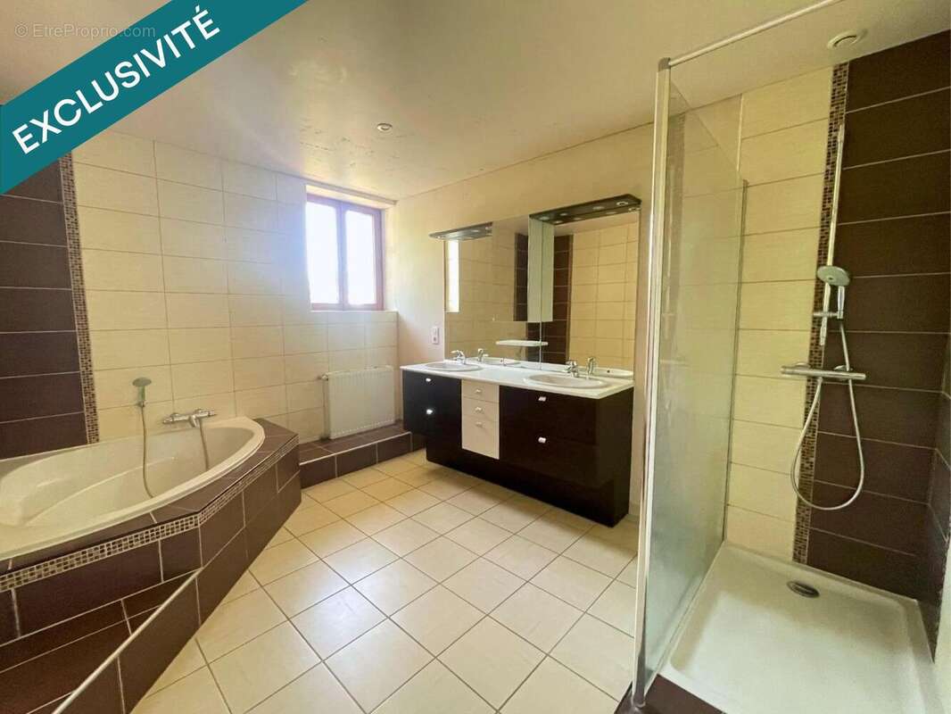 Maison 169 m² à Aydat  - photo 8