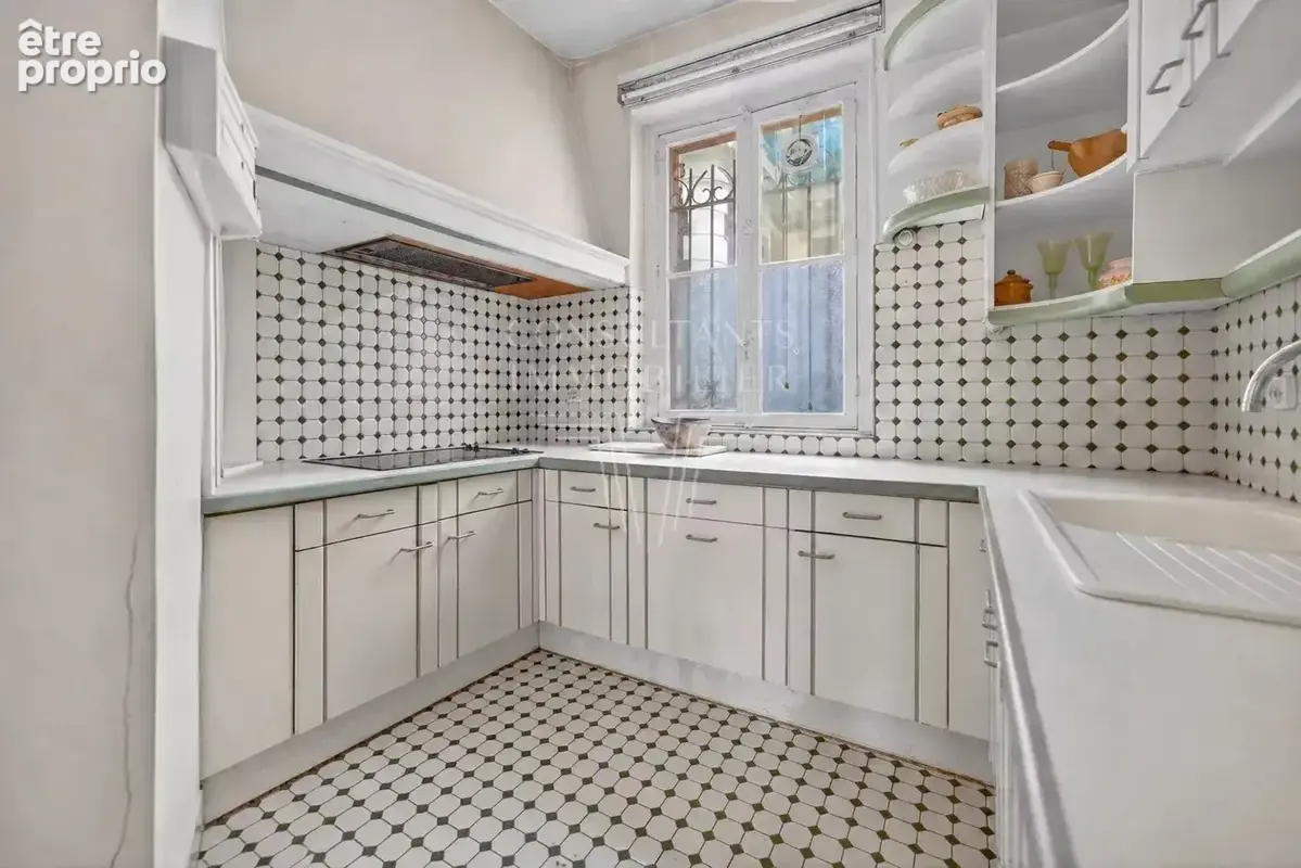 Paris vi. luxembourg. appartement de charme cinq pièces à rénover - photo 8
