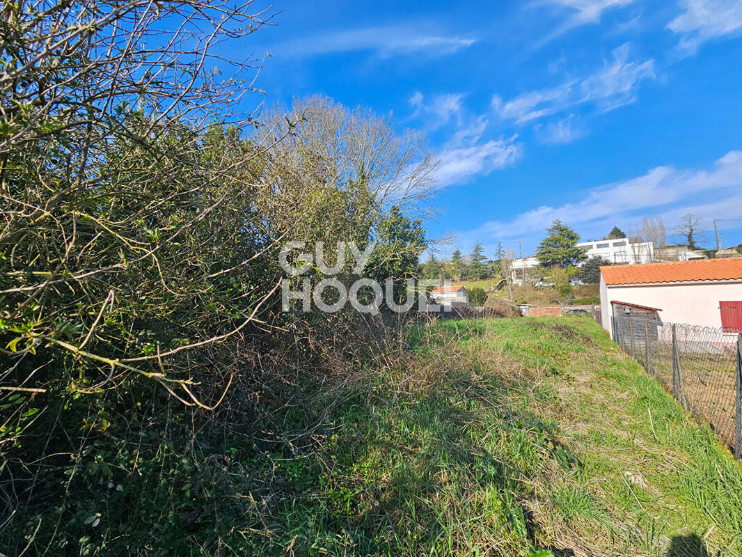 Terrain à FONTENAY-LE-COMTE