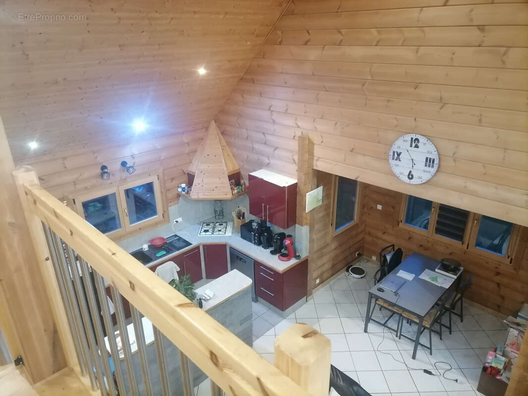 Maison à CAOUENNEC-LANVEZEAC