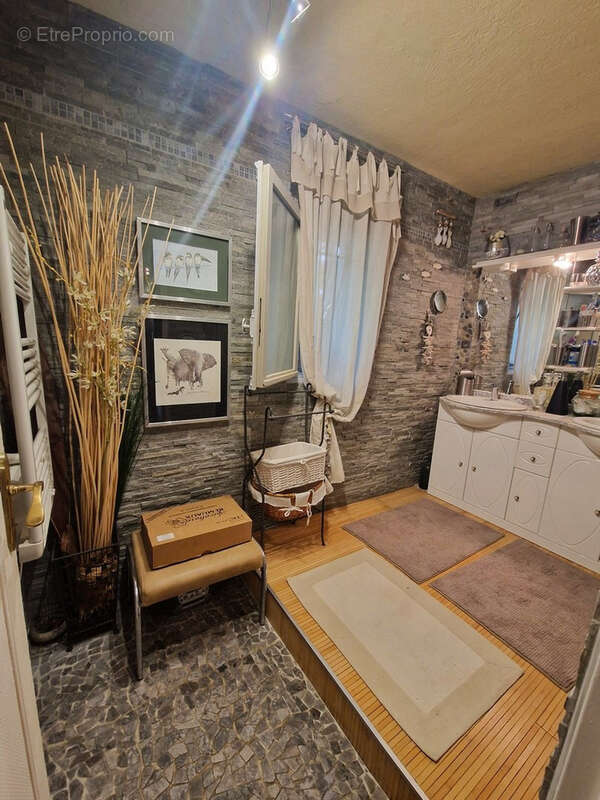 Maison à LA VALETTE-DU-VAR